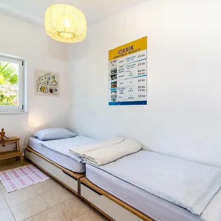 Ferienhaus Novigrad 250s בית נופש