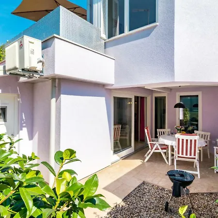 בית נופש Ferienhaus Novigrad 250s *